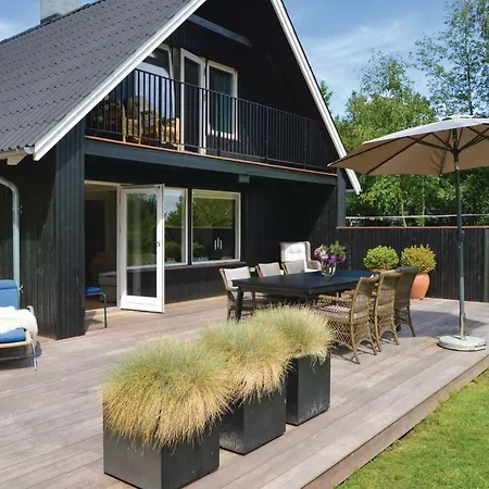 3 Bedroom Beautiful In Blavand