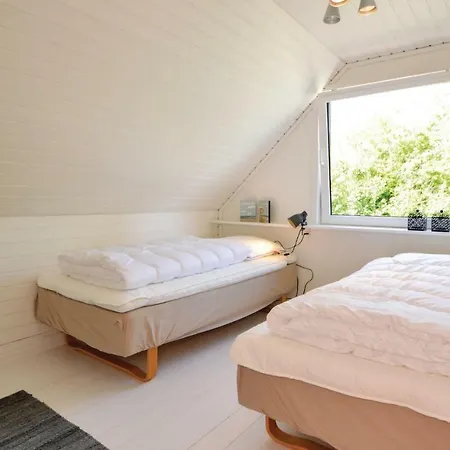 3 Bedroom Beautiful In Holiday home